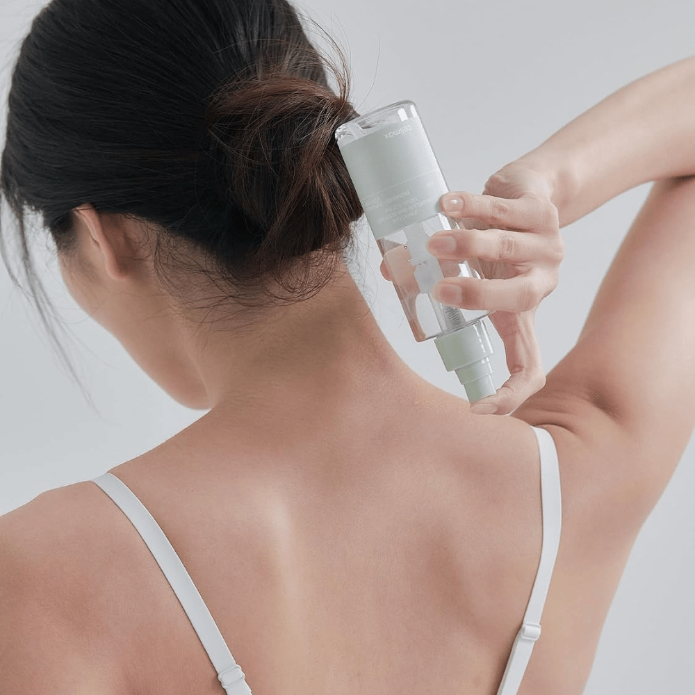 celimax Ji Woo Gae Heartleaf BHA Body Mist applied to the back and neck