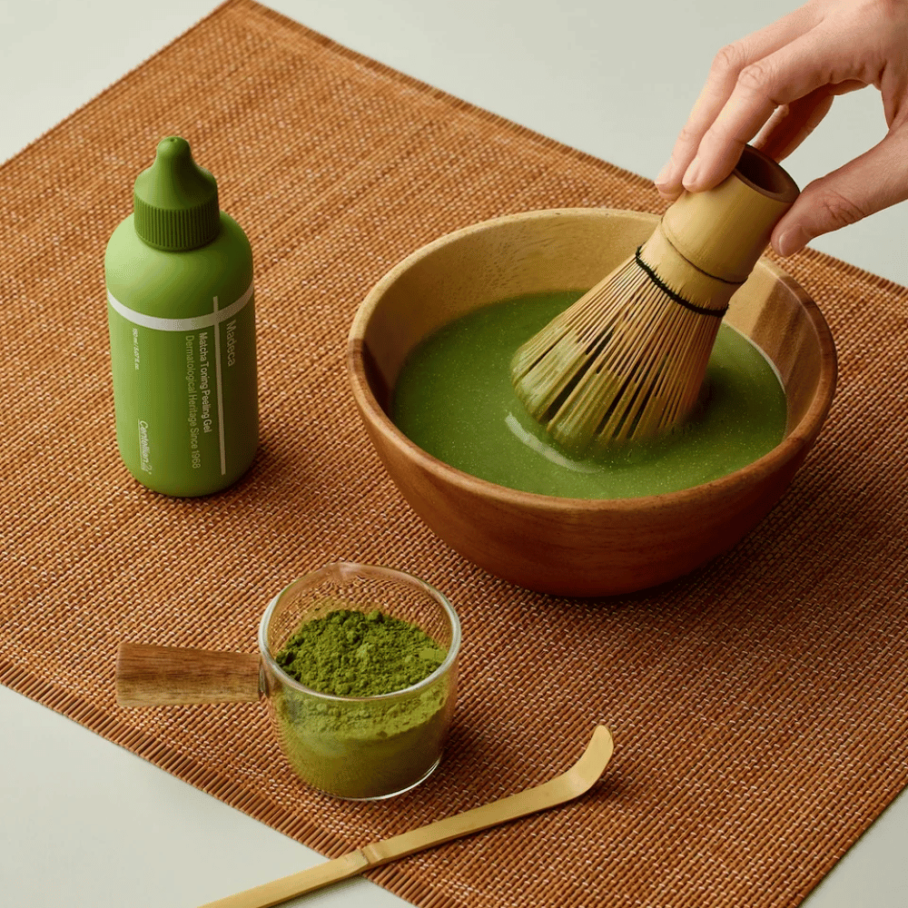 Centellian24 Madeca Matcha Toning Peeling Gel ingredient image – peeling gel inspired by matcha that helps cleanse the skin, remove dead skin cells, and improve skin radiance.