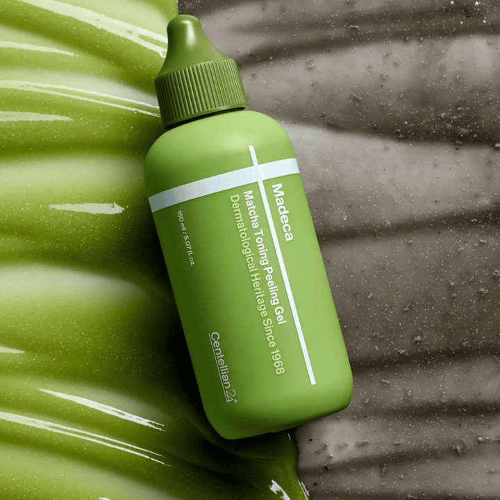 Centellian24 Madeca Matcha Toning Peeling Gel – Korean peeling gel with matcha that helps gently exfoliate the skin, remove dead skin cells, and provide a clearer and more even skin tone.