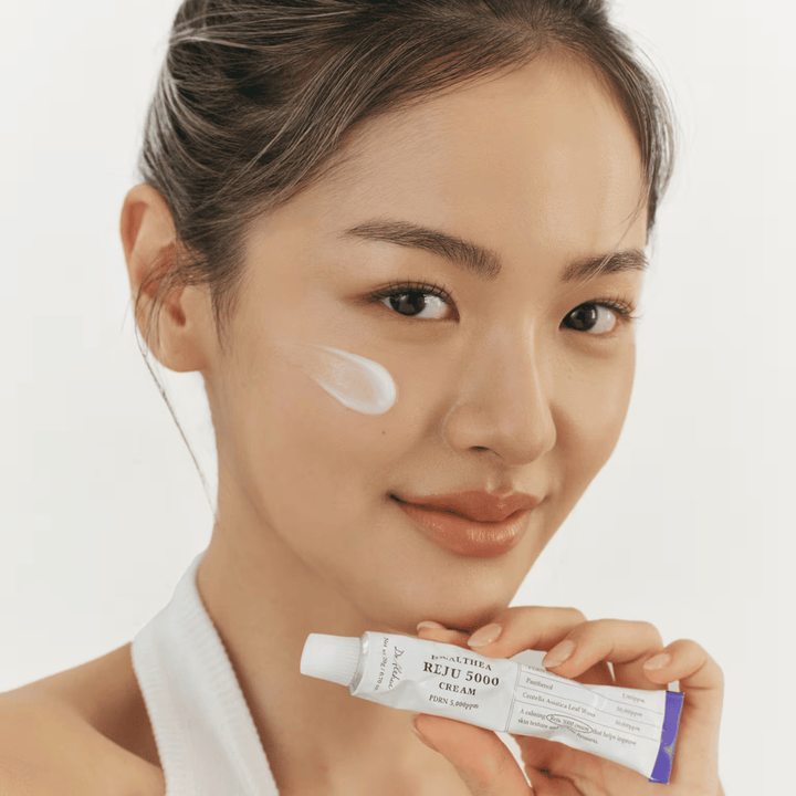 Dr. Althea Reju 5000 Cream PDRN 5000ppm applied on the skin – soothing and barrier-strengthening face cream for sensitive skin